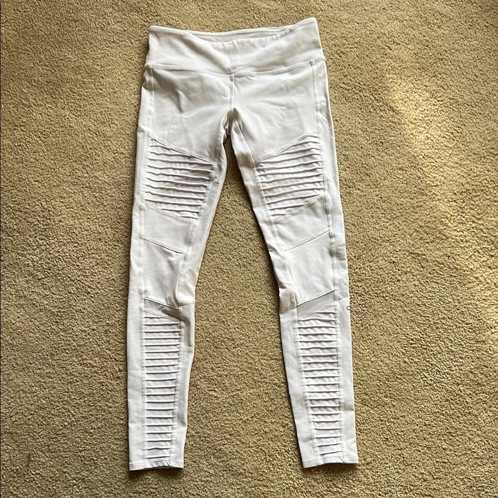 ALO Yoga White Jeggings with Moto Design